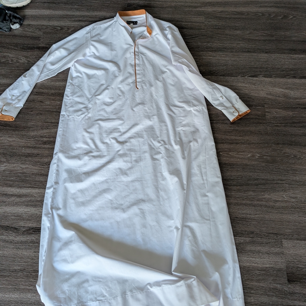Ibsuu thawb  thobe, thaub, or thob size XL (60) Black owned company African owne